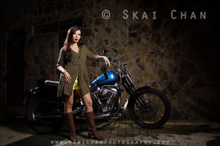 one light with hair light and grid set-up