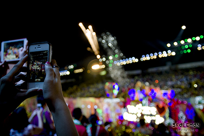 audience during chingay 2014